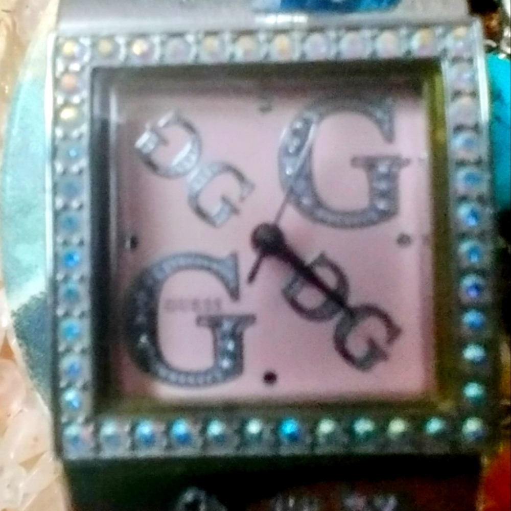 Beautiful Quality Guess G86136L Ladies Watch